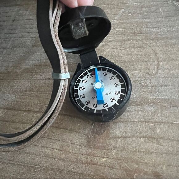 Polaroid Land Camera Automatic 100 Vintage 1960s prop - Picture 7 of 12